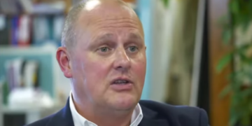 TUC leader: Sir Keir Starmer must tackle cost of living crisis to counter ‘real danger’ of Reform | Politics News