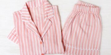 The UK’s worst Christmas gifts: Rotten fruit, used pyjamas and a Spurs book for a Chelsea fan | UK News