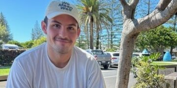 Bondi policeman injured in mass shooting wakes from coma | World News