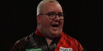World Darts Championship: Stephen Bunting avoids huge shock against Sebastian Bialecki as Dimitri Van den Bergh knocked out | Darts News