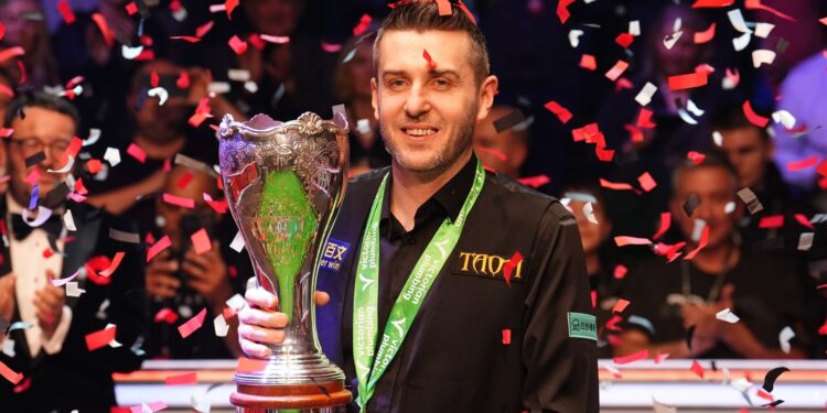 Mark Selby holds off Judd Trump fightback to win UK Championship in York for first time since 2016 | Snooker News