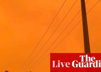 Australia heatwave live updates: Victorian bushfires raze scores of properties as new warnings issued; temperatures climb in Sydney | Bushfires