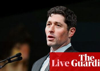 Minneapolis mayor says he will continue to speak out and ‘we won’t be intimidated’ – live | Minnesota ICE shootings