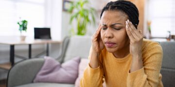 Headache Symptoms To Worry About: When To Call A Doctor