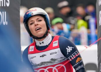 Lindsey Vonn Makes Bold Statement After Downhill Crash Threatens Her Olympics