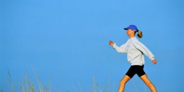 Here’s How Long You Should Walk Every Day to Prevent Back Pain