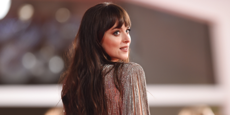 Are Dakota Johnson & Role Model Dating?