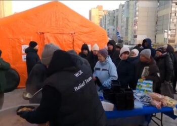 Residents left without power as Russia targets Ukraine's energy grid