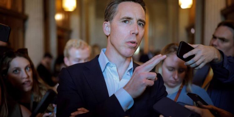 Bipartisan Senate Vote Seeks to Curb Trump’s Unauthorized Military Force in Venezuela