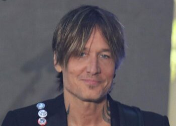 Keith Urban’s Alleged GF Breaks Silence On Living Arrangement