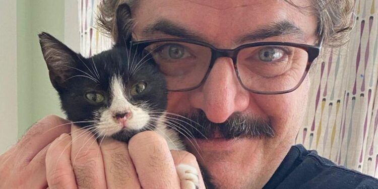 ‘Grey’s Anatomy’ Actor Reveals Rare Incurable Neuromuscular Diagnosis