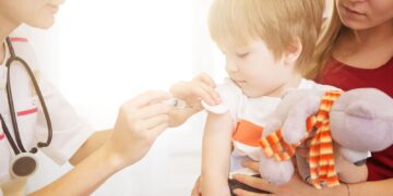 Chickenpox vaccine being rolled out on NHS for first time | UK News