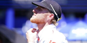 Australia’s cricketers secure 4-1 Ashes win against England with victory in final Test in Sydney | UK News