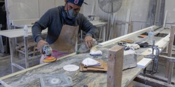 Legislation aims to stop countertop cutters with silicosis from suing : NPR