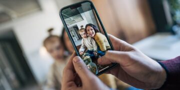 Why You Shouldn’t Grant Any App ‘Full Access’ To Your Phone Camera Roll