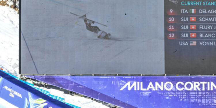 US Vonn’s Olympic comeback ends in dramatic downhill crash as her teammate Johnson takes gold