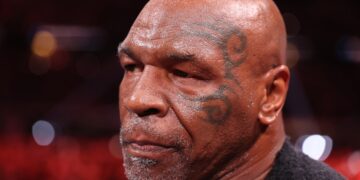 Mike Tyson v Floyd Mayweather exhibition fight analysis, former world champions, fan perception