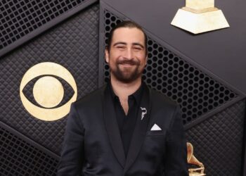 Noah Kahan Is Giving Fans the Chance to Attend a Listening Party (Plus, Win Experiences) Thanks to Mastercard