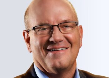 Why Autonomous AI Is Failing and Hybrid Models Are Winning