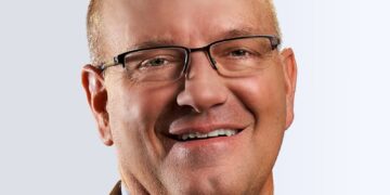 Why Autonomous AI Is Failing and Hybrid Models Are Winning