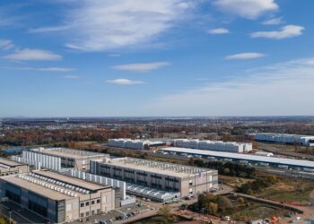 Microsoft wants to rewire data centers to save space