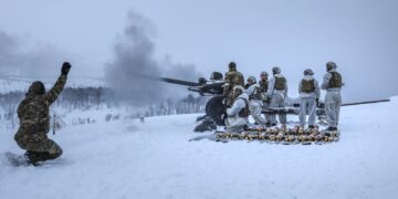 Russian invasion of Ukraine shares ‘similarities’ with run-up to Second World War, armed forces minister says | UK News