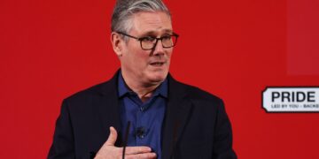 Starmer apologises for ‘believing Mandelson’s lies’ – as opposition call for no confidence vote | Politics News