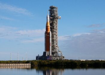 Fuel leak delays NASA’s mega-rocket moon mission | Science, Climate & Tech News
