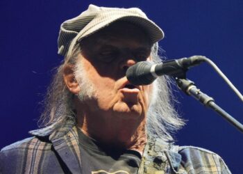 Singer Neil Young cancels tour of UK and other Europe dates | Ents & Arts News