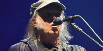 Singer Neil Young cancels tour of UK and other Europe dates | Ents & Arts News