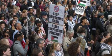 Over 1,000 councillors sign Palestine solidarity pledge amid claims of ‘political opportunism’ | Politics News
