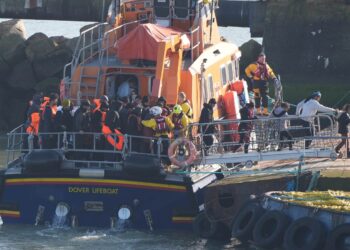 First migrants reach UK in two weeks after crossing Channel | Politics News