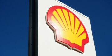 Shell paves way for multimillion-pound pay hike for boss Sawan | Money News