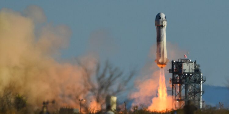 Blue Origin pauses space flights to focus on lunar lander : NPR