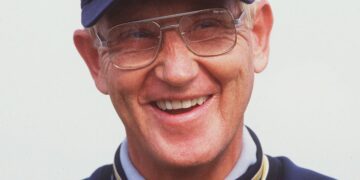 College Football Coaching Legend Lou Holtz Dies At 89