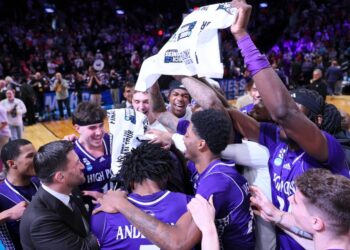 Rabid Announcers For Underdog Team In March Madness Win The Day