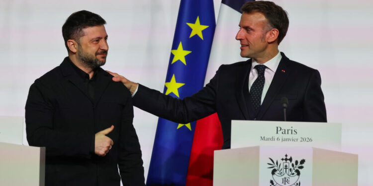 Zelensky in Paris to discuss increasing pressure on Russia as US peace talks stall