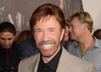 Nicholas Brendon and More Stars