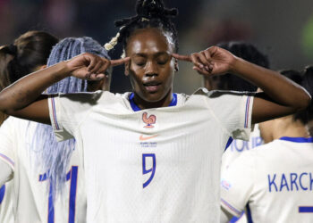 World Cup 2027: France start with win over Ireland thanks to Malard