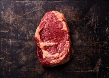 Eating Meat Linked to Lower Dementia Risk in Key Genetic Group