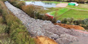 Environment Agency enforcement officers could be given ‘police-style’ powers to tackle waste crime | UK News