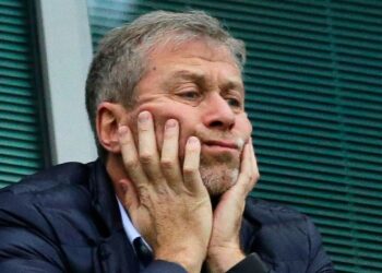Government prepares to sue Roman Abramovich after he missed deadline to release £2.5bn from Chelsea sale | Politics News