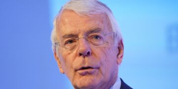 Major attacks Trump on Iran and Starmer’s ‘tiptoeing’ approach to president | Politics News