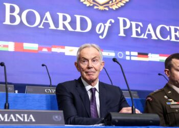 Foreign secretary defends Keir Starmer saying he is ‘learning lessons from Iraq’ after Trump and Blair remarks | Politics News